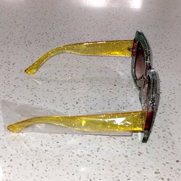 Ladies Square Oversized Framed Color Blocked Sunglasses (Green/Red/Gold) - New!! - Picture 3 of 5